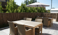 breakfast belgische kust aan zee tuin en terras