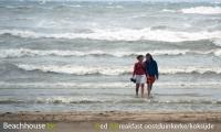 pootjesbaden aan zee in oostduinkerke