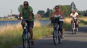 fiets vakantie aan zee aan de noordzee kust