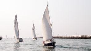zeilboot, zeilen, op, zee